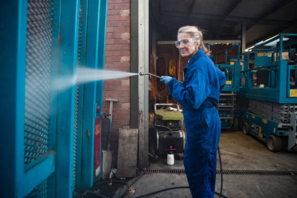 Best Garage Pressure Washing  in Avoca, IA